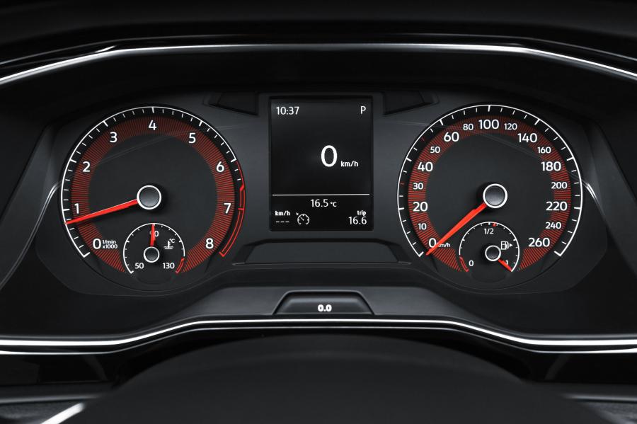 Панель приборов Volkswagen Jetta Trendline 2018 года  (MX) (фото 10 из 21)